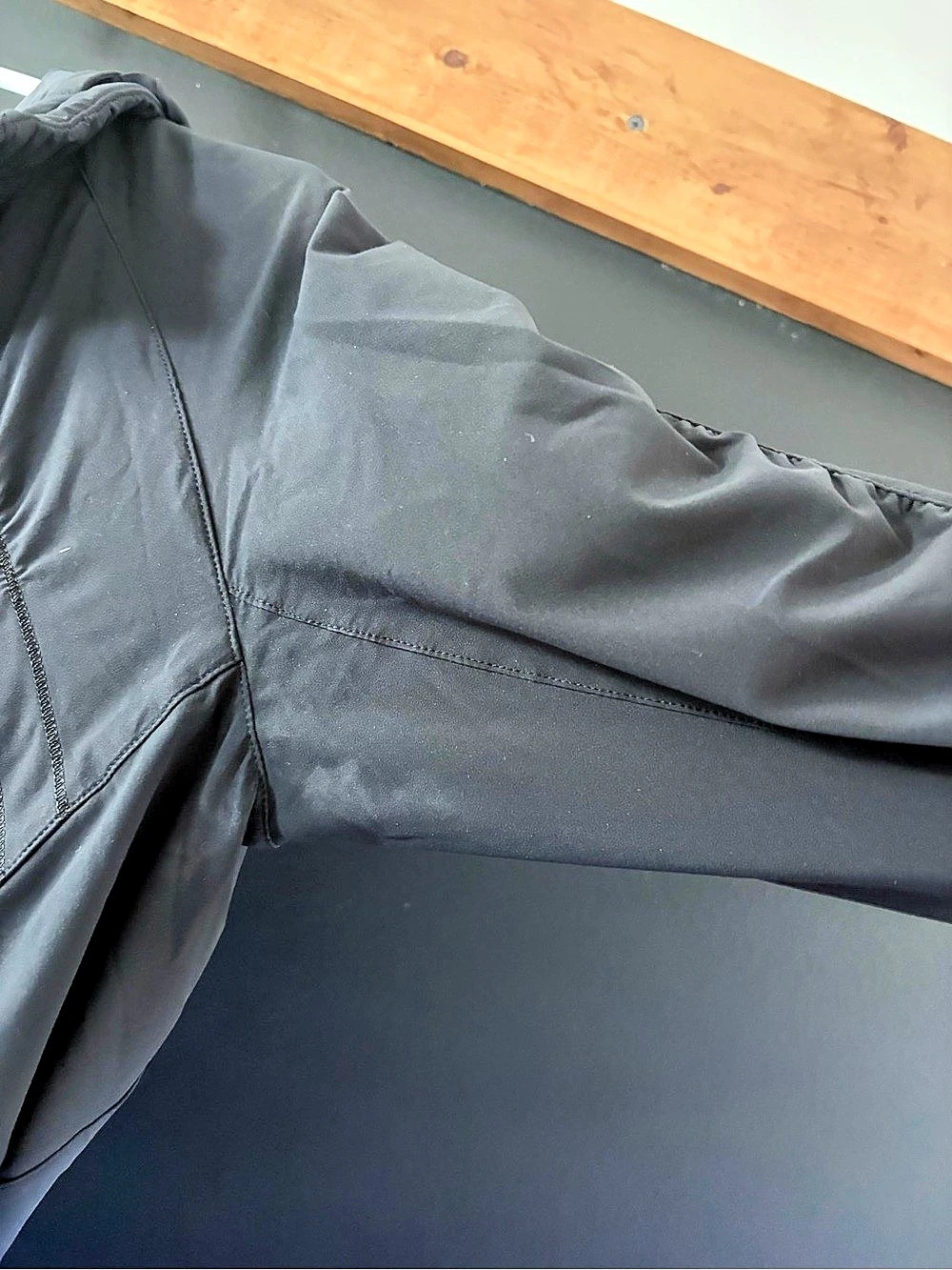 Lululemon Jacket - Picture 5 of 10